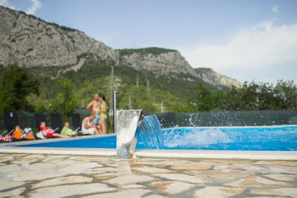 Villa Bubalo 奥米什 外观 照片
