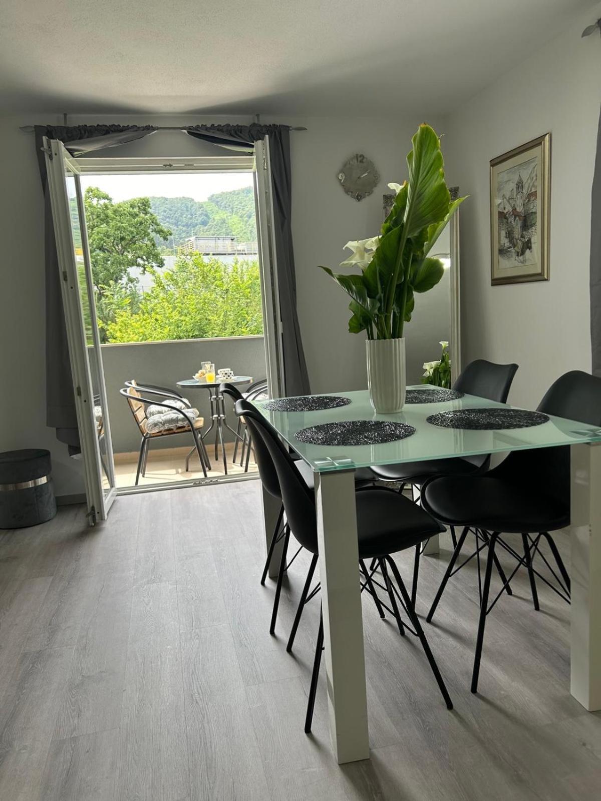 Villa Bubalo 奥米什 外观 照片