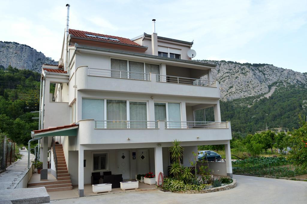 Villa Bubalo 奥米什 外观 照片